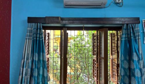 Family Room with Garden View