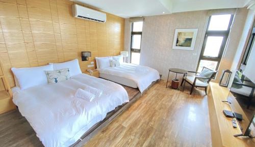 Deluxe Quadruple Room