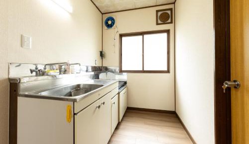 Twin Room with Shared Bathroom