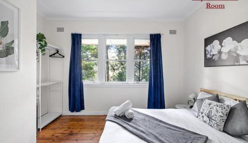 Standard Double Room with Shared Bathroom