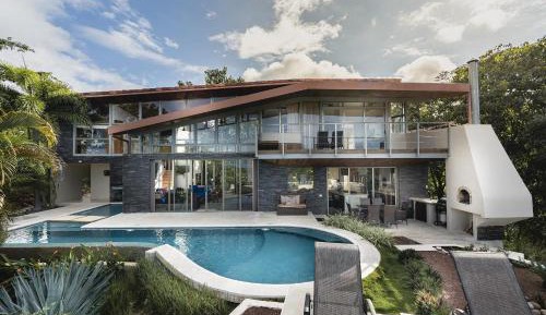 Six-Bedroom Holiday Home