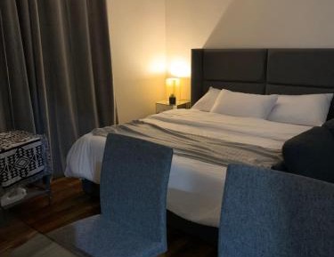 Studio Apartment with King Bed