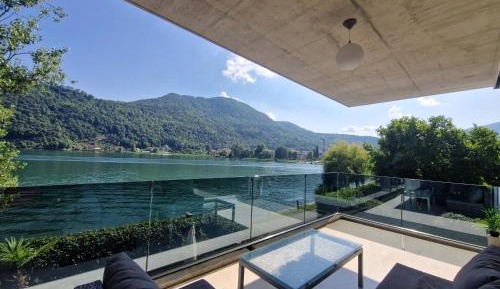 Apartment with Lake View