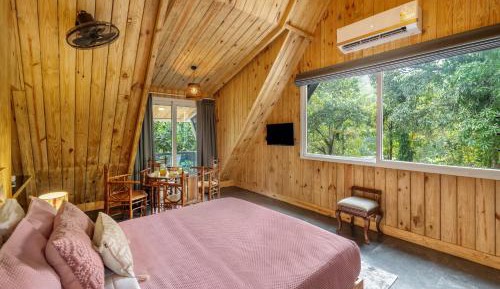 Junior Suite with Balcony