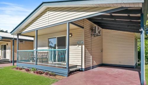 Superior Two-Bedroom Cabin - Sleeps 7