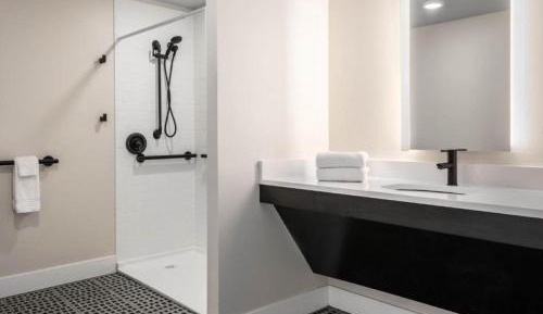 Queen Room - Disability Access