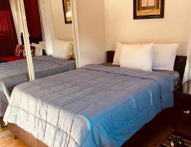 Deluxe Double Room (2 Adults + 1 Child)