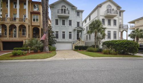 Six-Bedroom House
