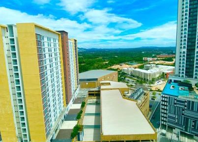 Two-Bedroom Apartment with Mountain View