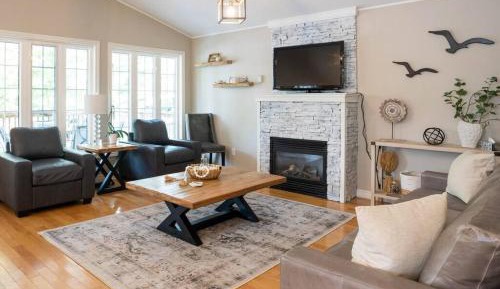 Four-Bedroom Holiday Home