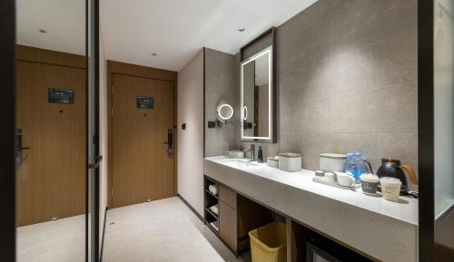 Executive Suite with River View
