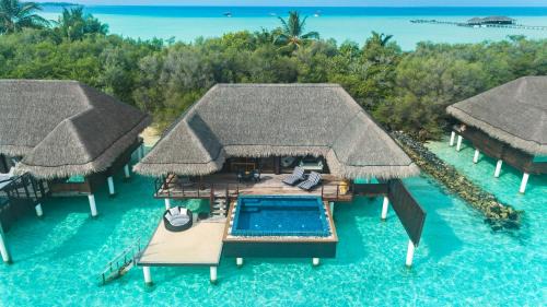 1 Bedroom Ocean Suite with Pool King  Bed
