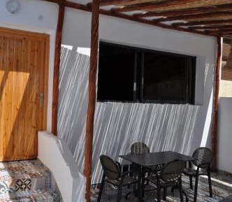 Deluxe Room (2 Adults + 1 Child)