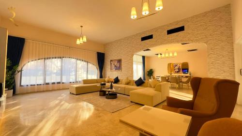 Deluxe Villa