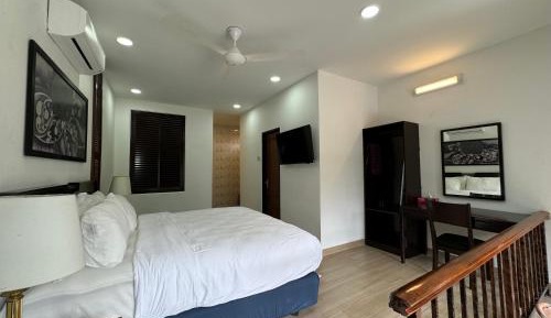 Deluxe King Room