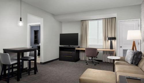 One-Bedroom King Suite with Sofa Bed 