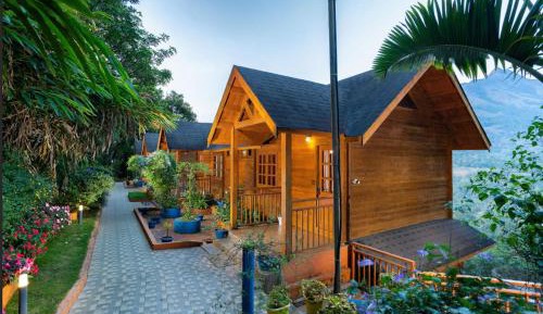VALLEY VIEW WOODEN HOUSE