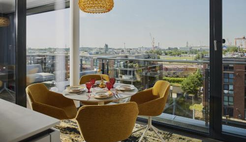 One-Bedroom Apartment with Balcony
