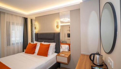 Deluxe King Room