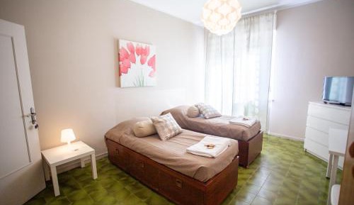 Twin Room with Shared Toilet