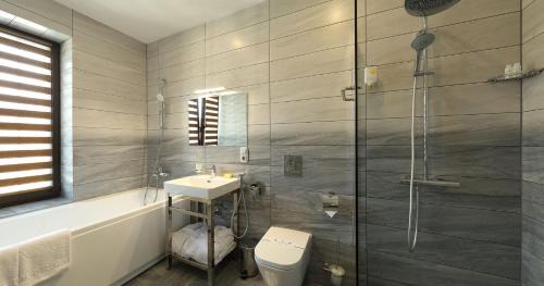 Three-Bedroom Holiday Home 