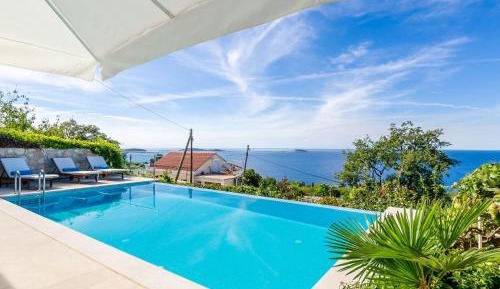 Six-Bedroom Villa 