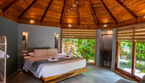 Deluxe Bungalow with Garden View