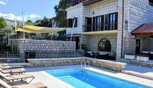 Five-Bedroom Villa