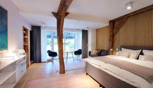 Deluxe King Room