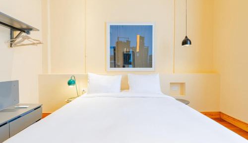 One-Bedroom Apartment with City View