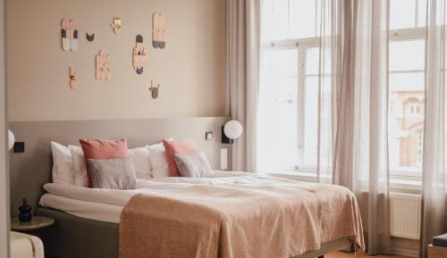 Corner room