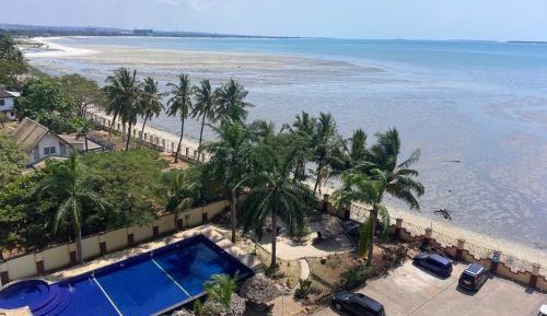 Four-Bedroom Deluxe Home - Oceanfront