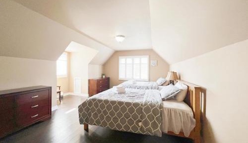 Twin Room with Private Bathroom