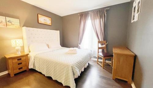 Double Room with Shared Toilet