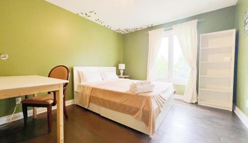 Single Room with Shared Toilet