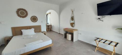 Standard Triple Room with Sea View
