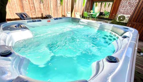 Suite with Hot Tub