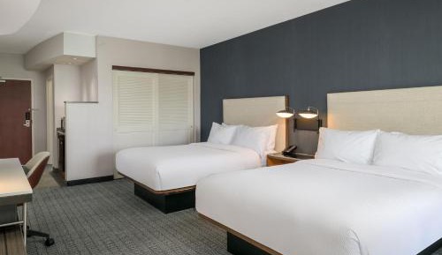 Queen Room with Two Queen Beds and Adapted Tub - Mobility and Hearing Accessible