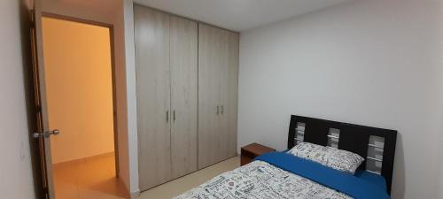Single Room with Shared Toilet