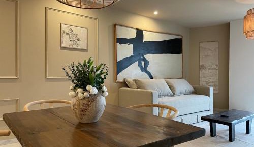 Deluxe One-Bedroom Apartment with City View