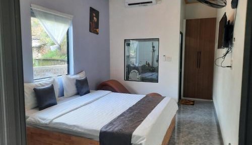 Double Room with Mountain View