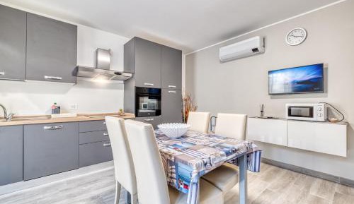 One Bedroom Apartment with Balcony 1