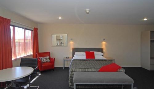 Deluxe King Suite