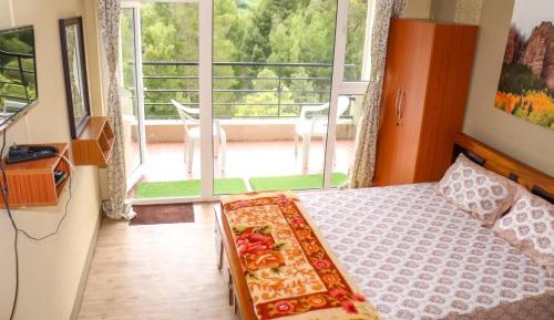 Double or Twin Room with Mountain View