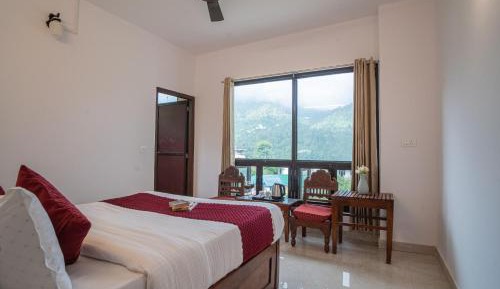 Three-Bedroom Apartment with Mountain View