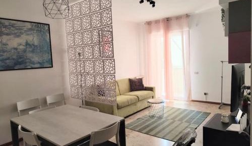 One-Bedroom Apartment with Balcony
