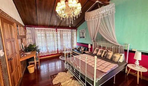 Seven-Bedroom House