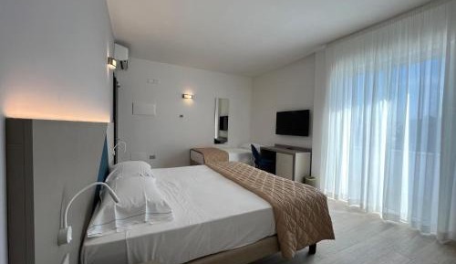 Double Room with Balcony (3 Adults)