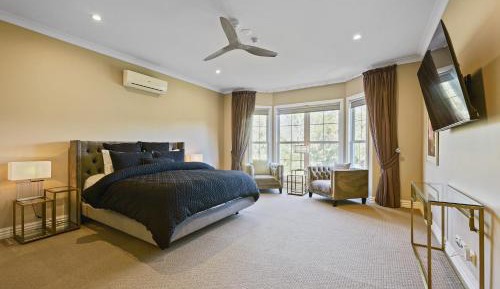 King Room with Spa Bath