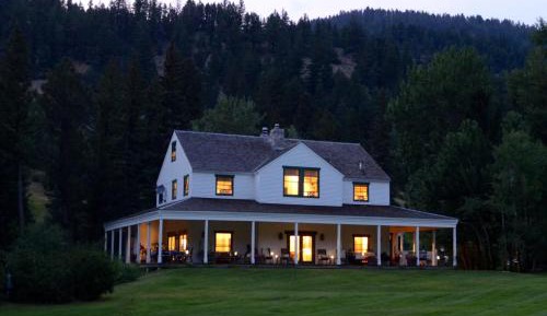 Nine-Bedroom Holiday Home